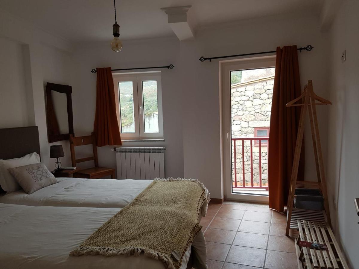Maison d'hôtes Casas Da Ribeira à Seia Extérieur photo