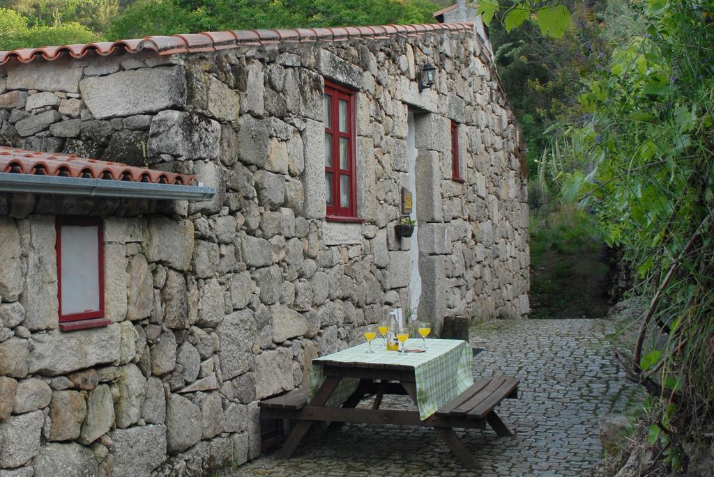 Maison d'hôtes Casas Da Ribeira à Seia Extérieur photo