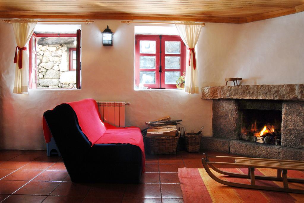 Maison d'hôtes Casas Da Ribeira à Seia Extérieur photo